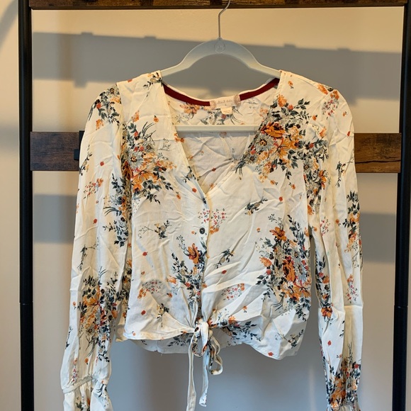 Altar’d state top - Picture 2 of 6